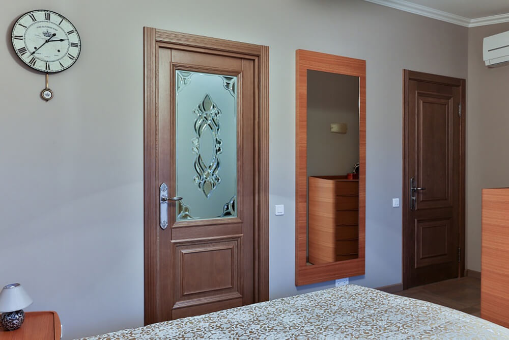 Межкомнатные двери из массива дуба