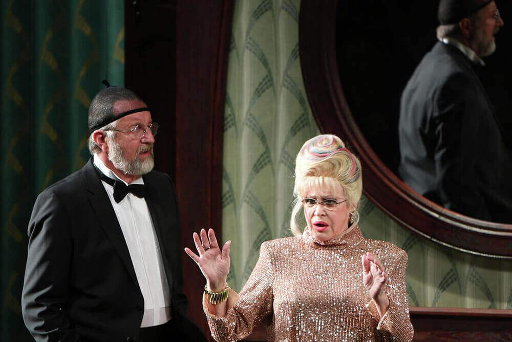 Ярмольник и Неелова в спектакле "203-205"